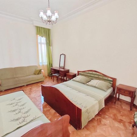 Batumi Sun Hostel ภายนอก รูปภาพ
